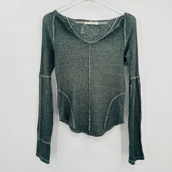 Free People Size Small Green Long Sleeve V Neck Thin Knit Boho Thermal Top - Picture 1 of 7